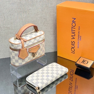 Conjunto neceser y cartera  Louis Vuitton - Imagen 1