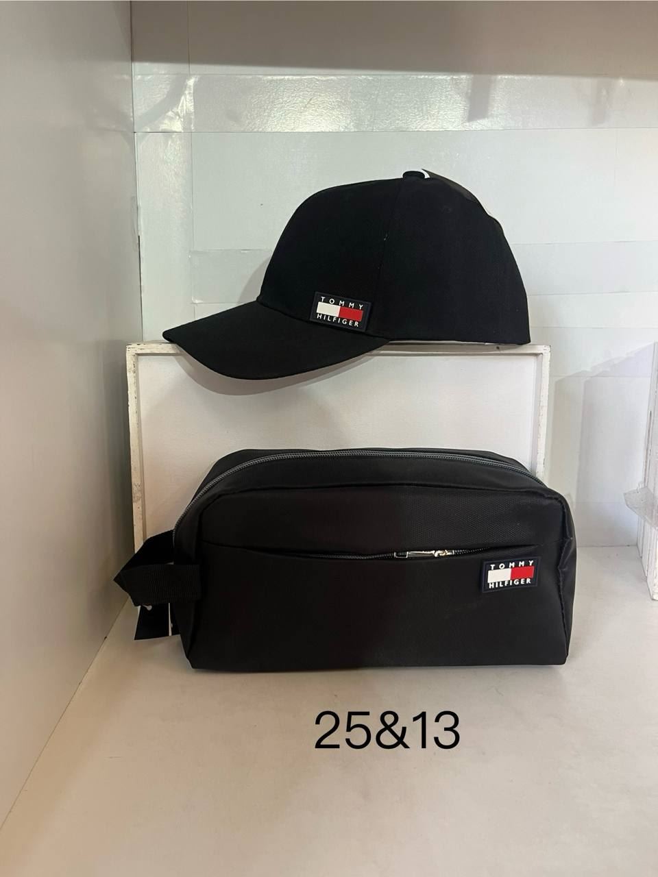 Conjunto neceser y gorra Tommy - Imagen 1