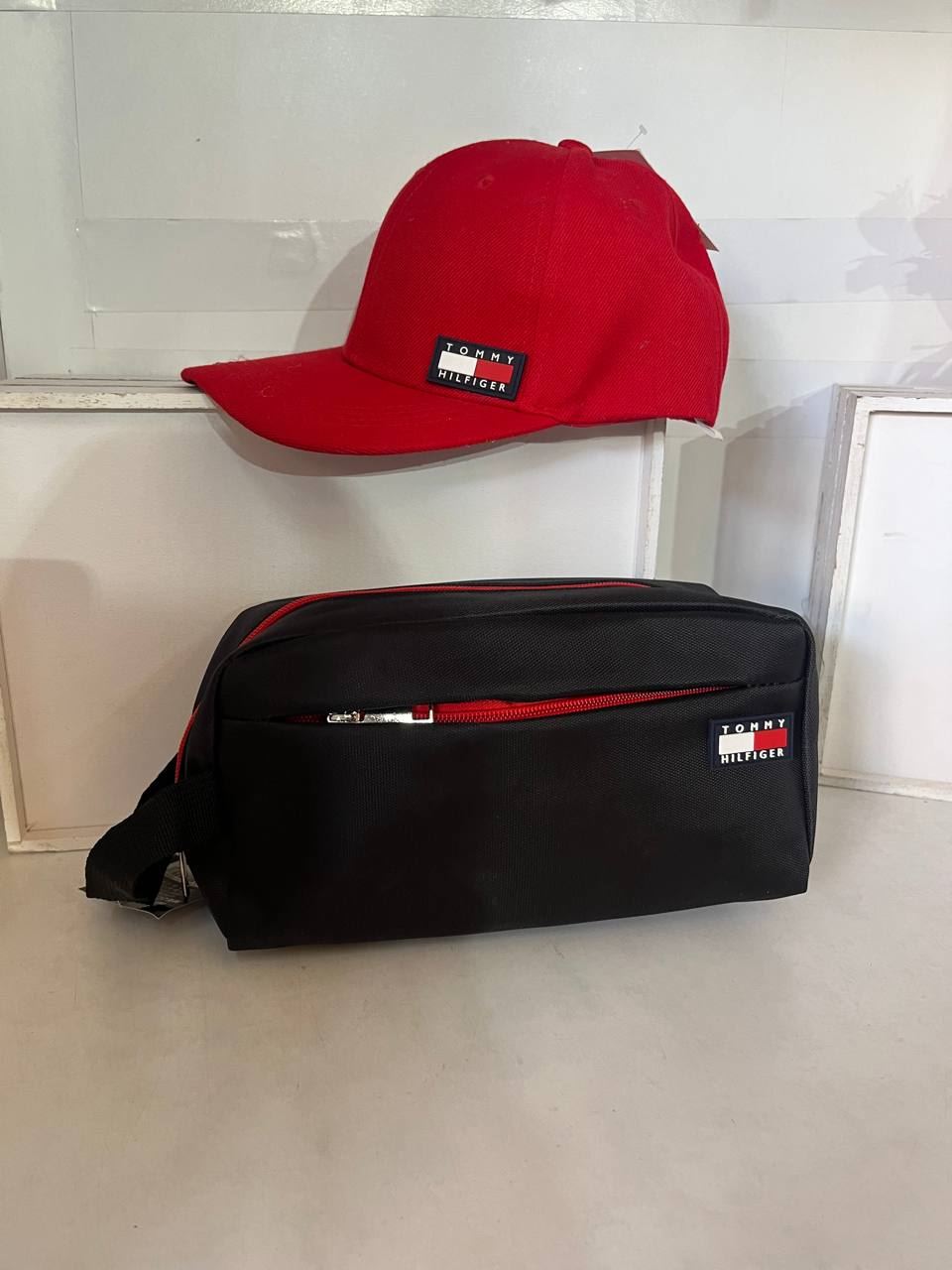 Conjunto neceser y gorra Tommy - Imagen 2