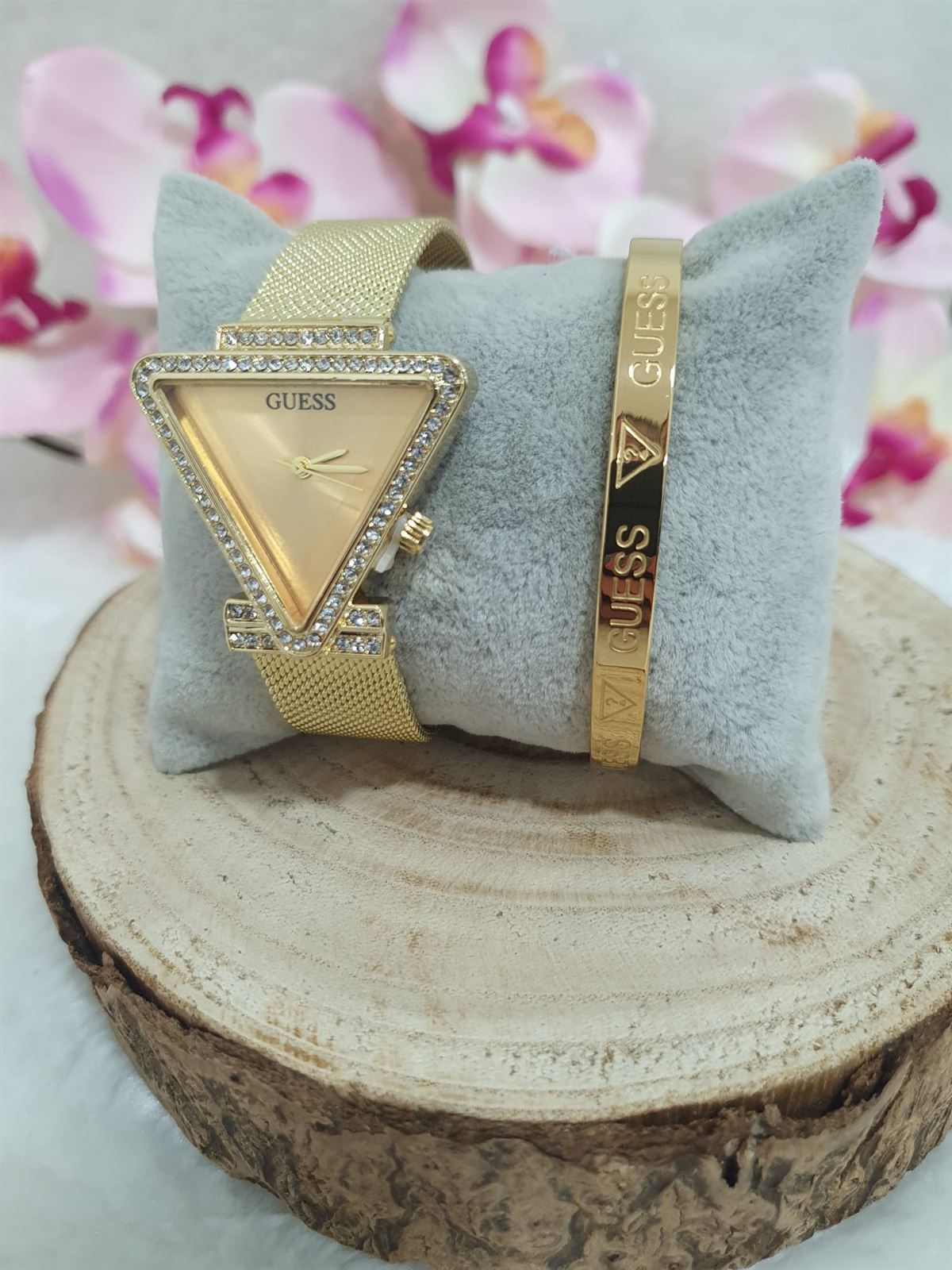 Conjunto reloj triangulo y pulsera Guess - Imagen 1