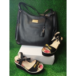 Conjunto sandalias cuña y bolso Bimba y Lola - Imagen 1