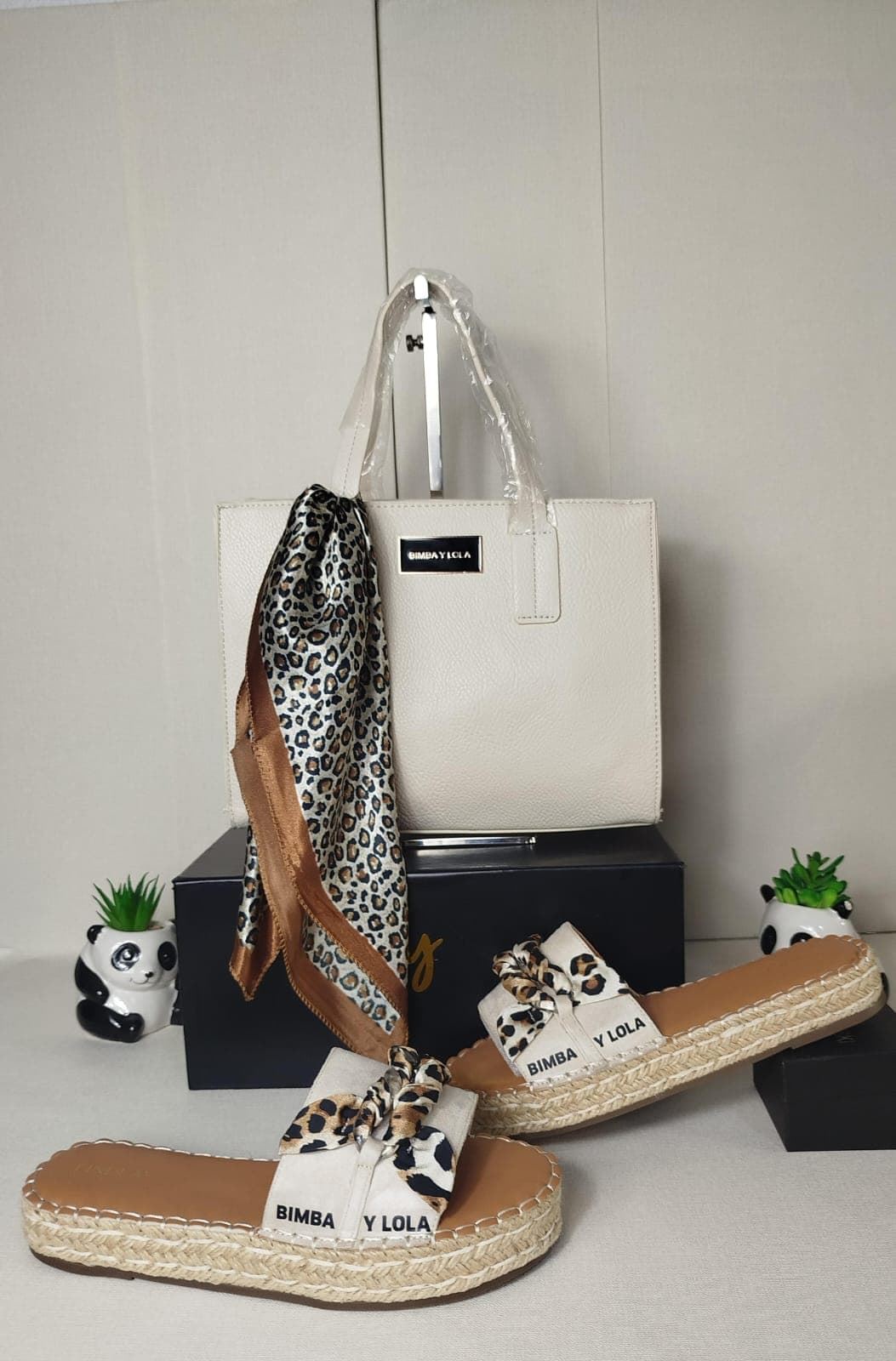Conjunto sandalias y bolso Bimba y Lola - Imagen 1
