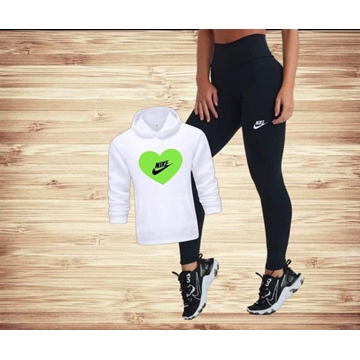 Conjunto sudadera y leggins Nike corazón - Imagen 1