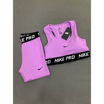 Conjunto top y pantalón corto nike - Imagen 1