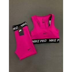 Conjunto top y pantalón corto nike - Imagen 2