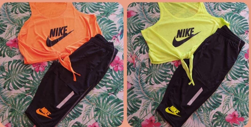 Conjunto top y pantalón corto Nike - Imagen 1