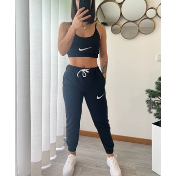 Conjunto top y pantalón Nike - Imagen 2