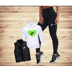 Conjunto tres piezas Nike corazón - Imagen 1