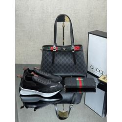 Conjunto zapatillas bolso tótem y cartera a juego Gucci - Imagen 2