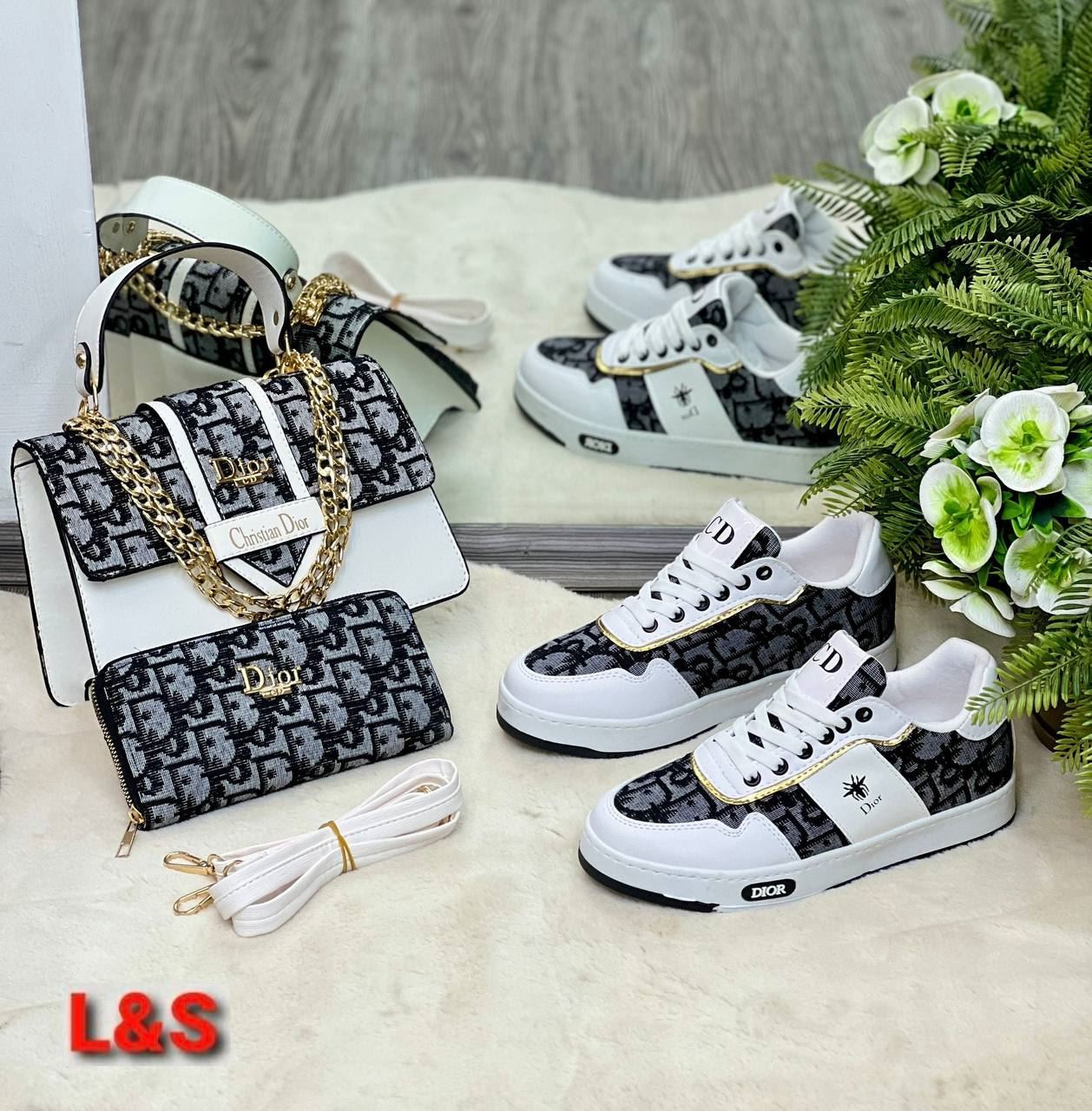 Conjunto zapatillas bolso y cartera Christian Dior - Imagen 1