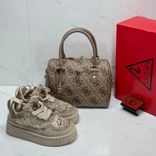 Conjunto zapatillas Guess y bolso Guess  bowler - Imagen 2