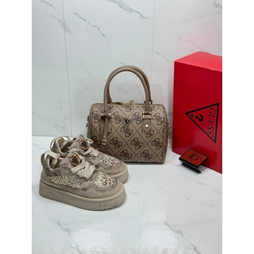 Conjunto zapatillas Guess y bolso Guess  bowler - Imagen 2