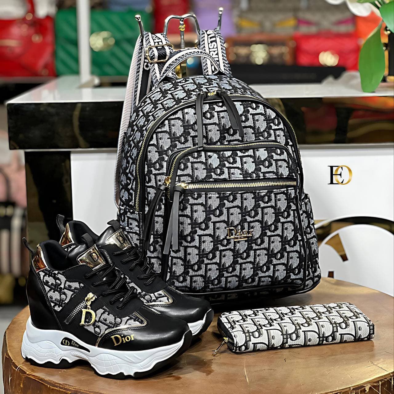 Conjunto zapatillas , mochila y cartera Dior - Imagen 4