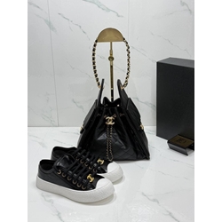 Conjunto zapatillas y bolso Chanel 25 - Imagen 2