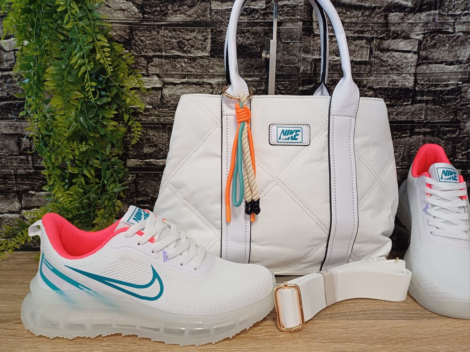 Conjunto zapatillas y bolso Nike - Imagen 1