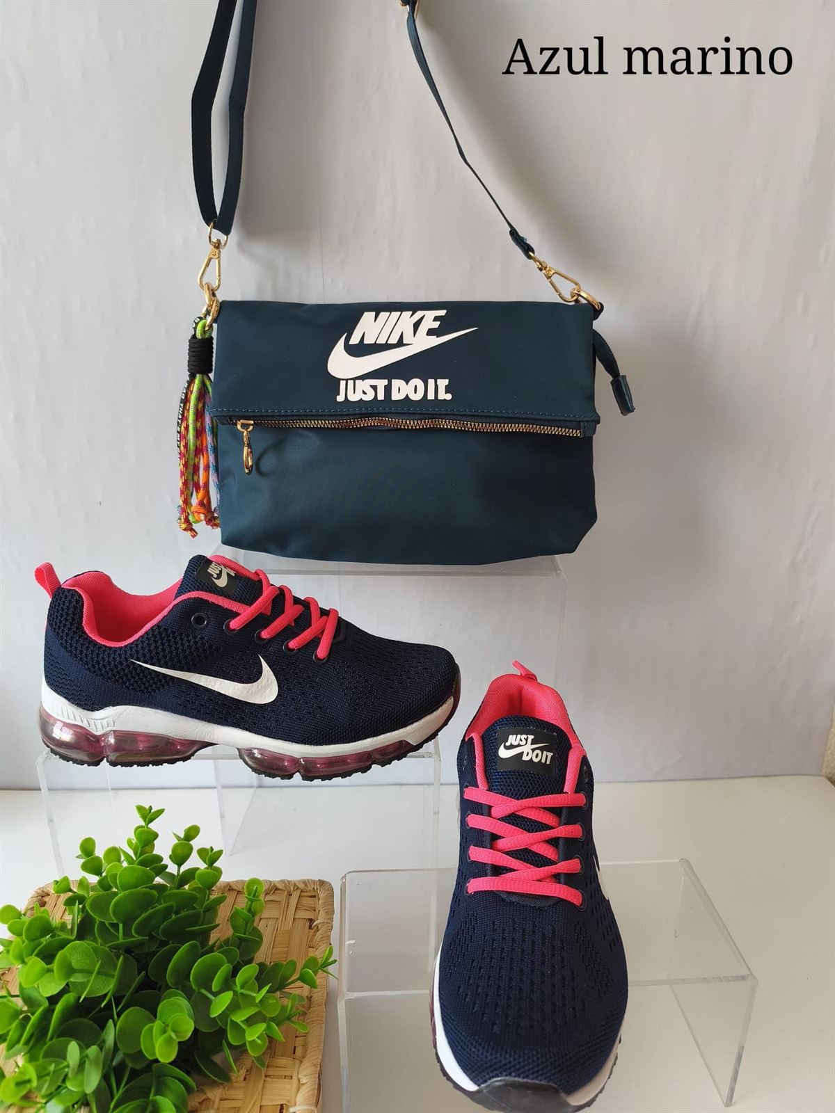 Conjunto zapatillas y bolso Nike - Imagen 1