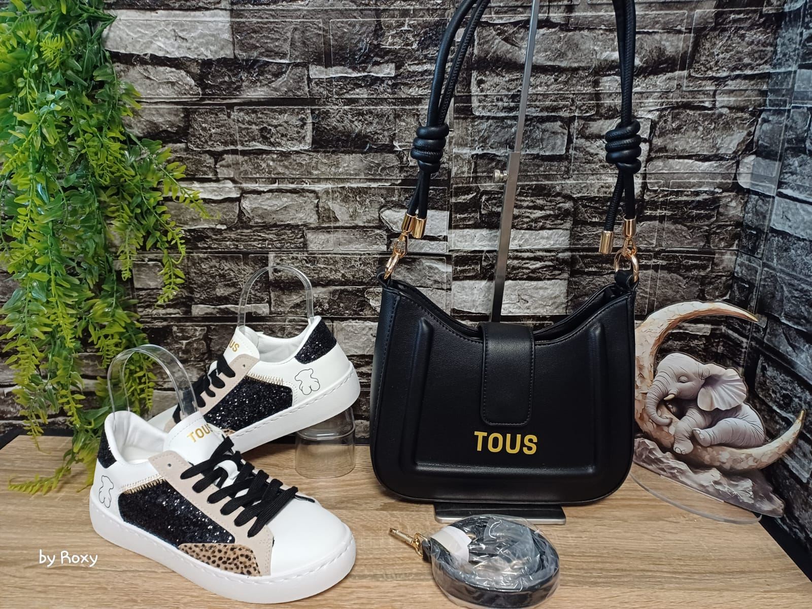 Conjunto zapatillas y bolso Tous - Imagen 1