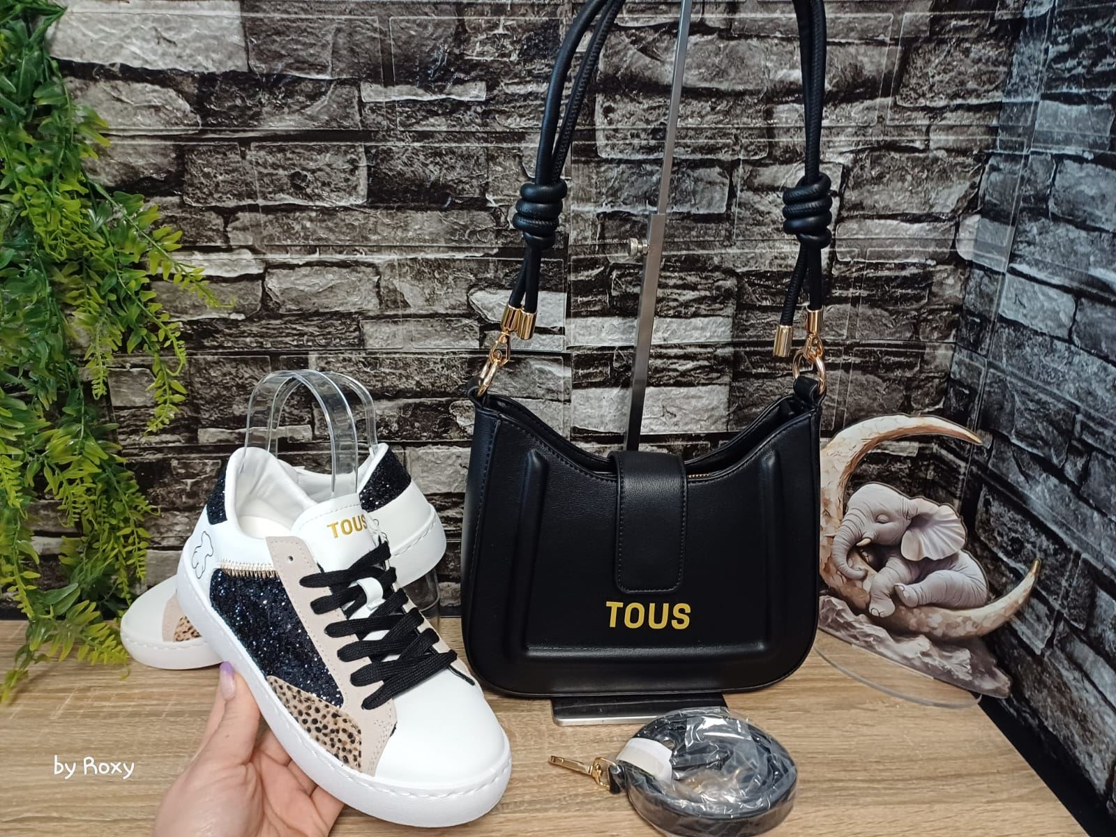 Conjunto zapatillas y bolso Tous - Imagen 2