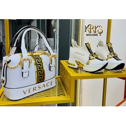Conjunto zapatillas y bolso Versace - Imagen 1