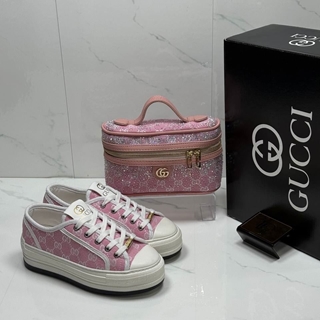 Conjunto zapatillas y bolsos neceser Gucci - Imagen 1
