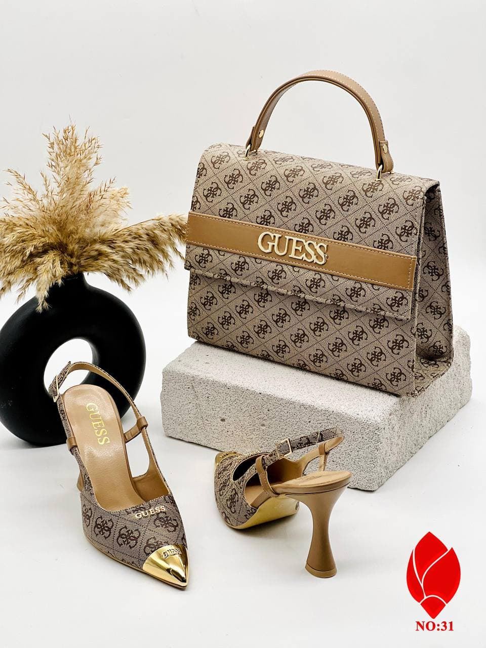 Conjunto zapatos y bolso Guess - Imagen 2