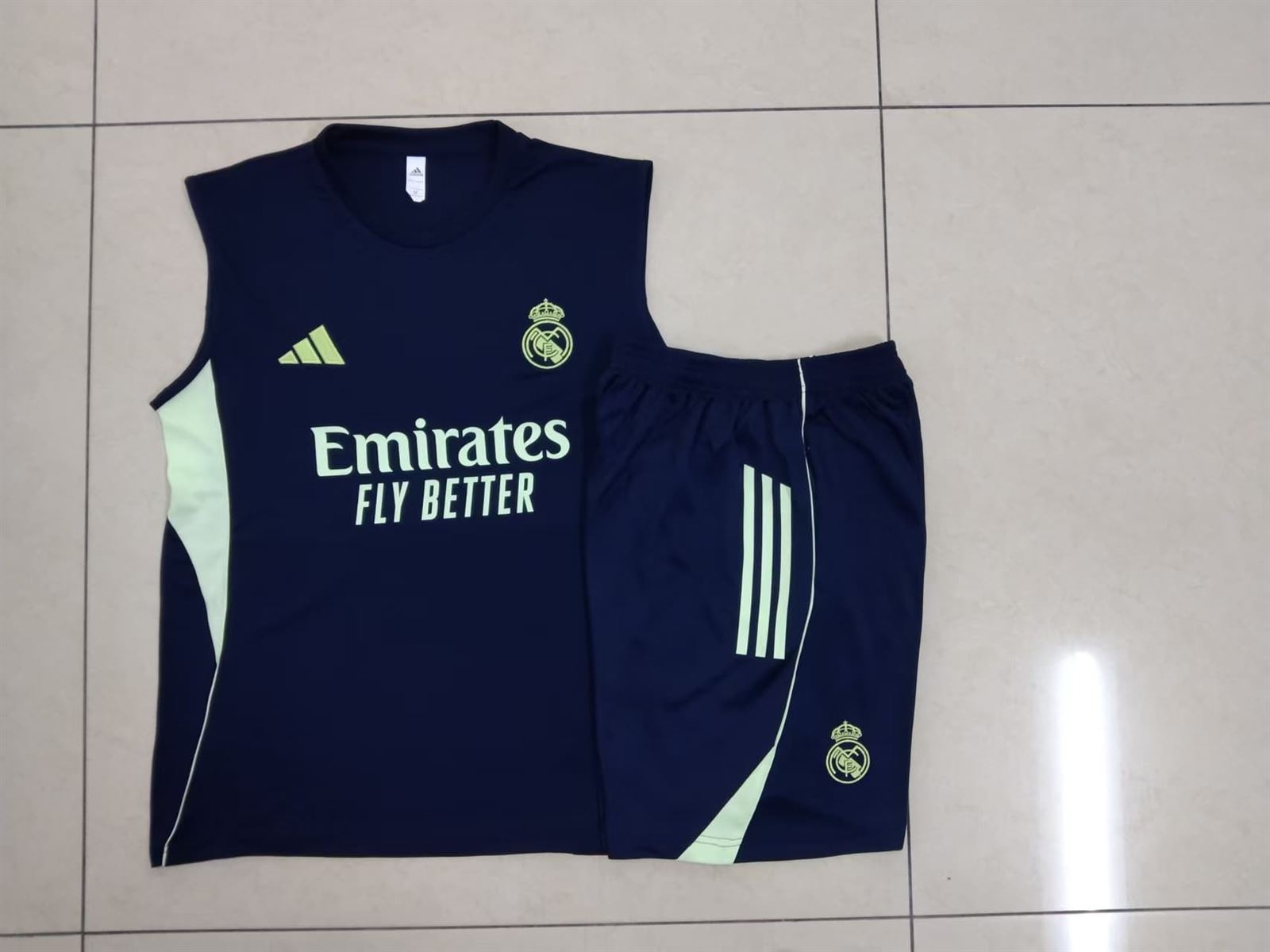 Equipación de verano Real Madrid - Imagen 1
