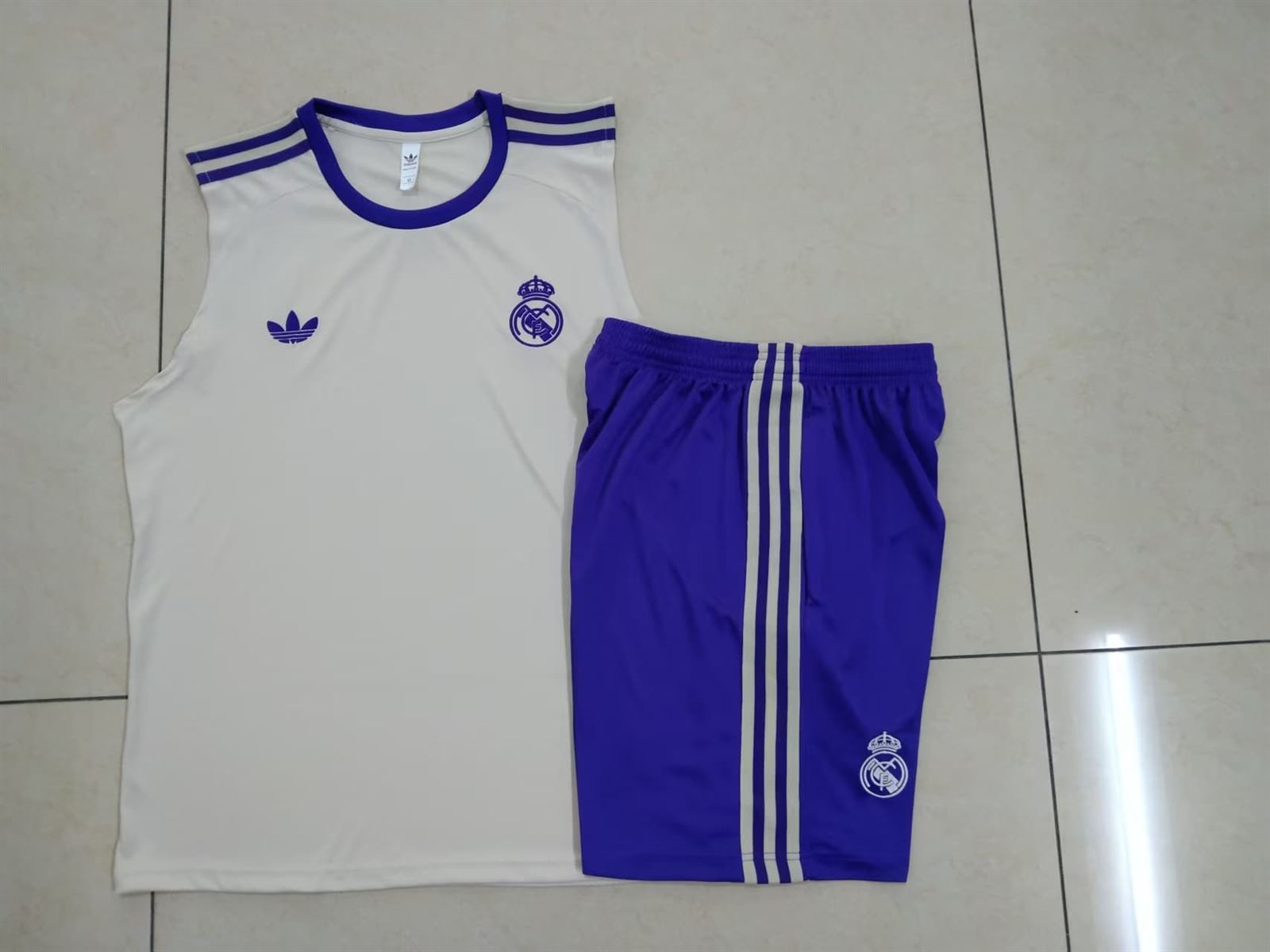 Equipación de verano Real Madrid - Imagen 2