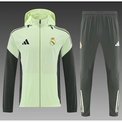 Equipación Real Madrid con capucha temporada 25/26 - Imagen 2