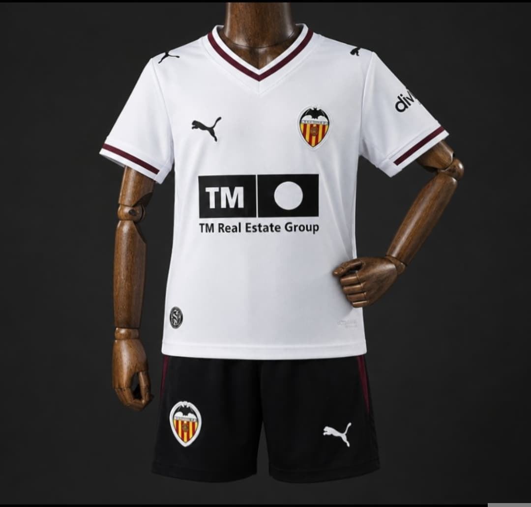 Equipación Valencia  CF 26/27 - Imagen 1