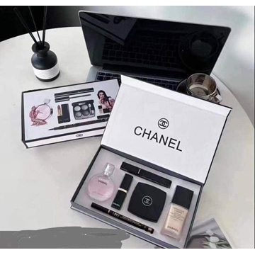 Estuche cosmética Chanel - Imagen 1