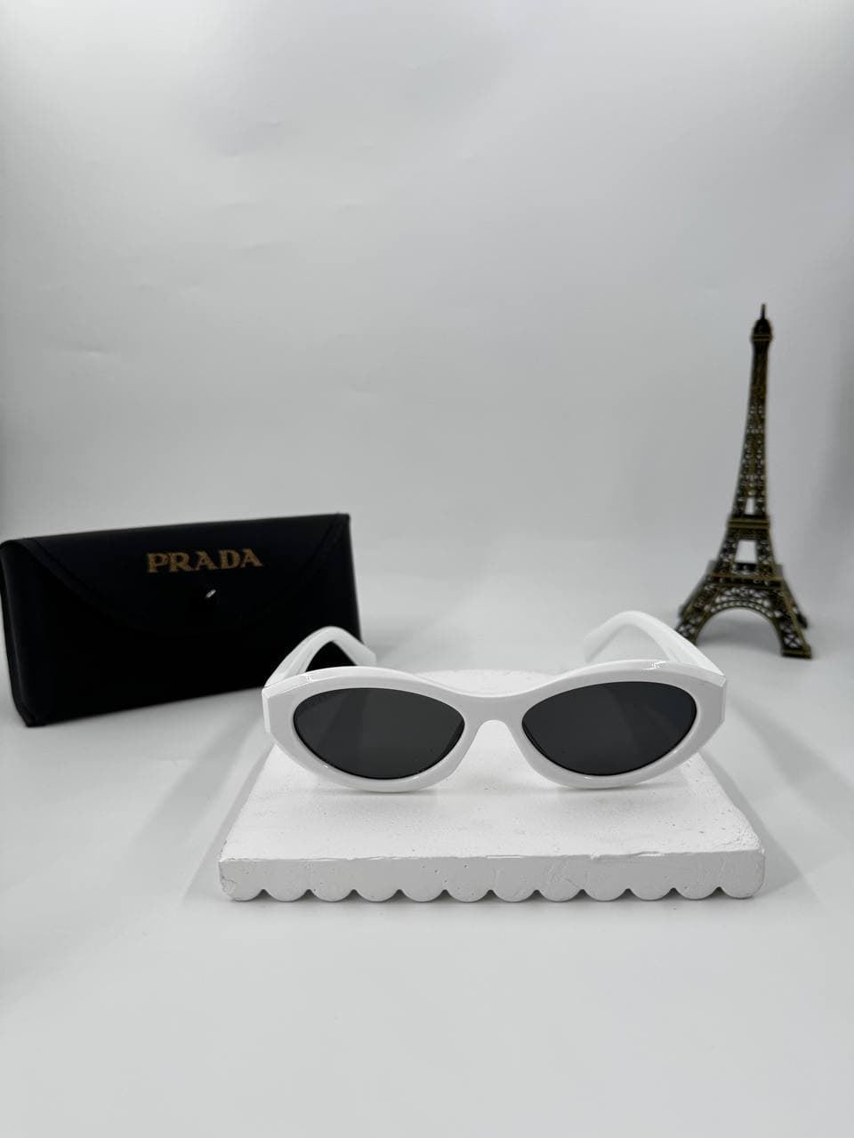Gafas de sol  ovaladas Prada - Imagen 2