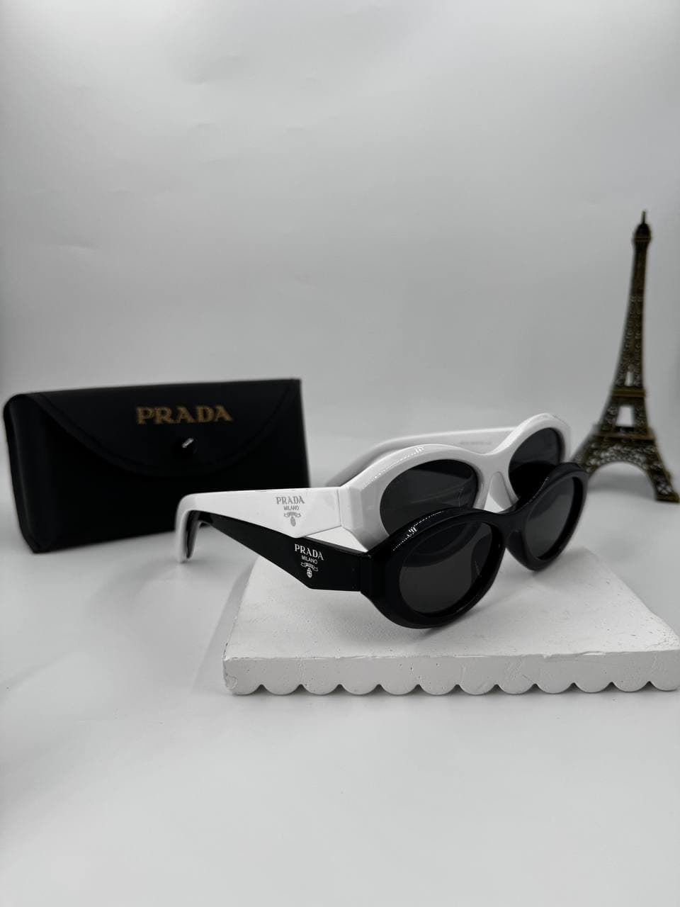 Gafas de sol  ovaladas Prada - Imagen 4