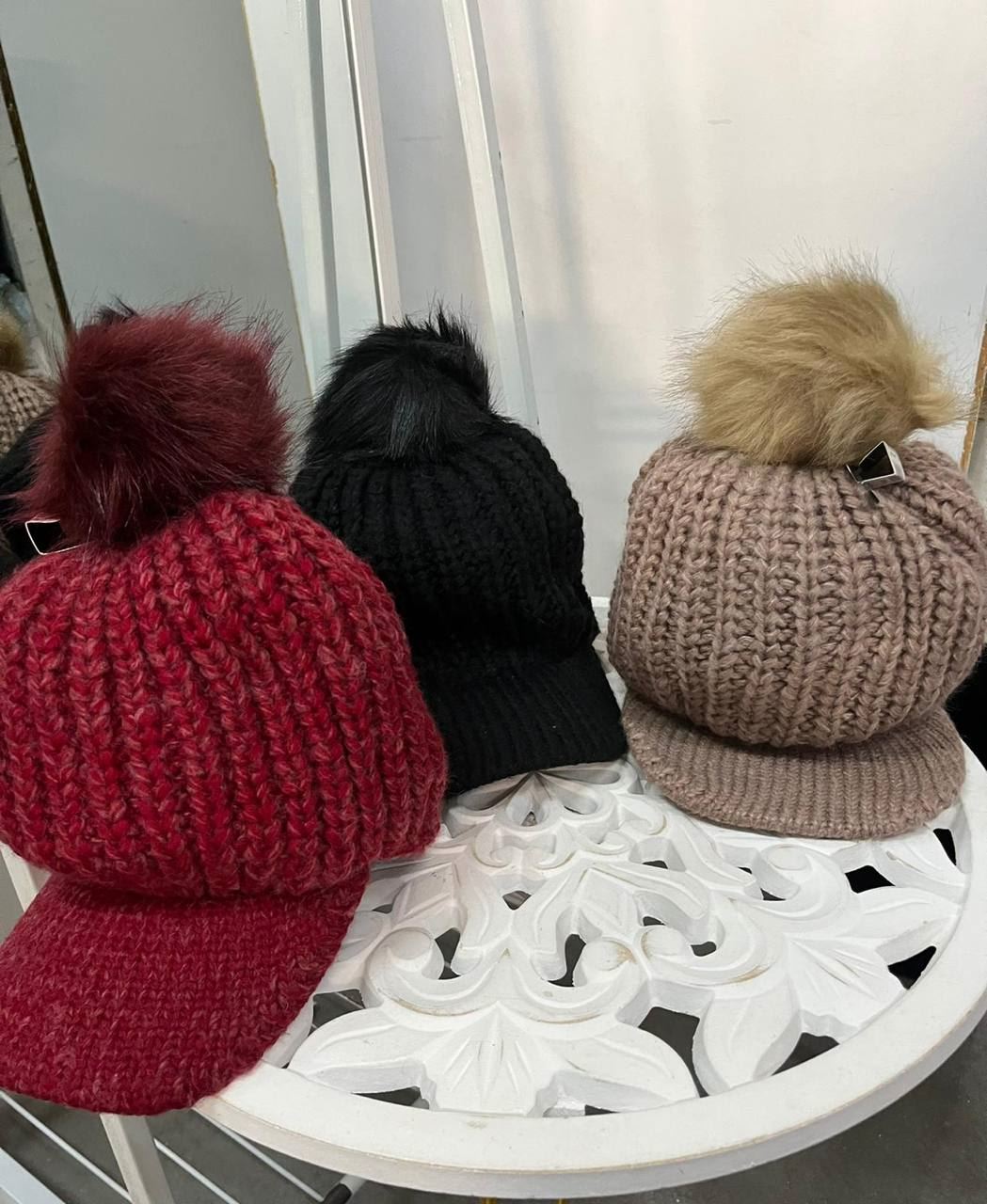 Gorro con visera de punto - Imagen 1