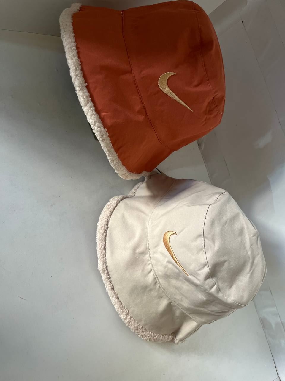 Gorro reversible Nike - Imagen 1