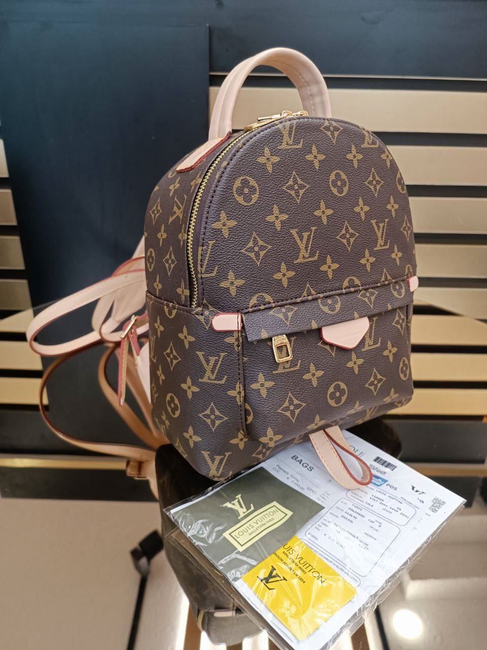 Mini mochila Louis Vuitton - Imagen 1