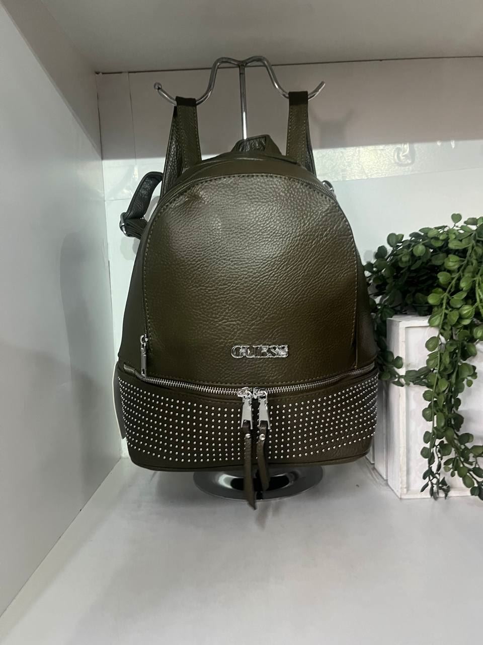 Mochila Guess con cremallera - Imagen 5