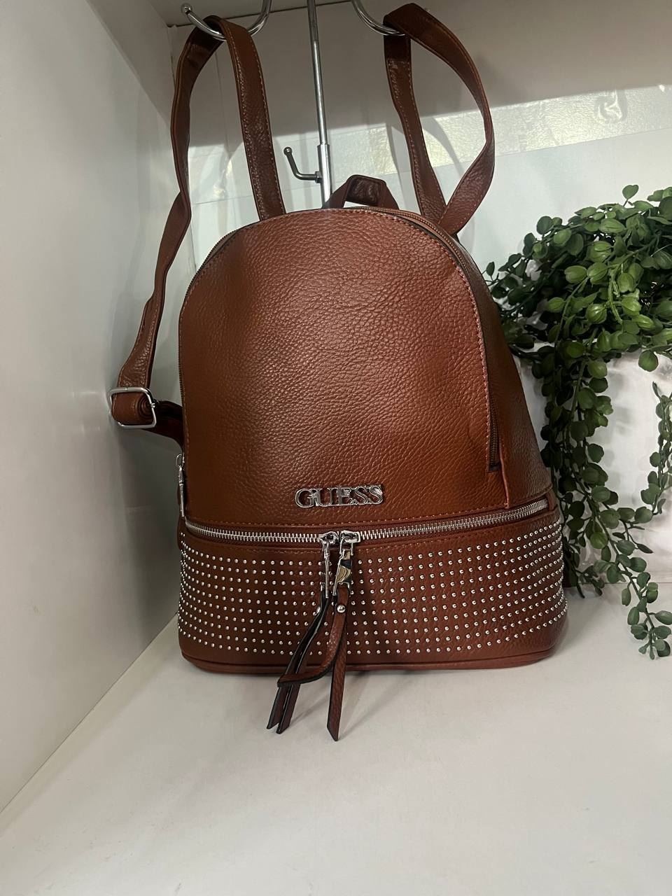 Mochila Guess con cremallera - Imagen 6