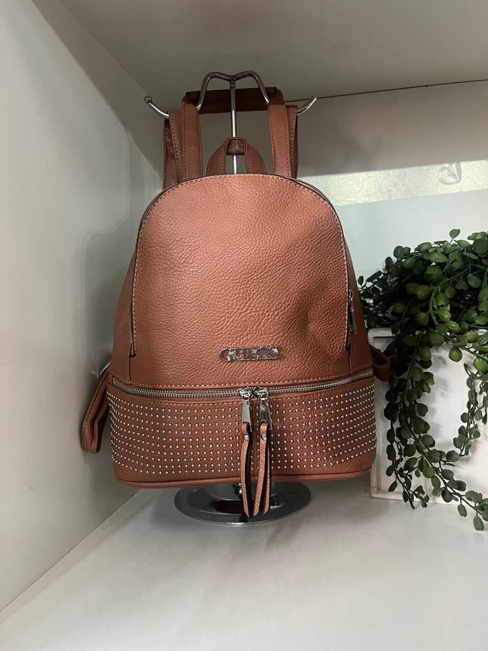 Mochila Guess con cremallera - Imagen 7