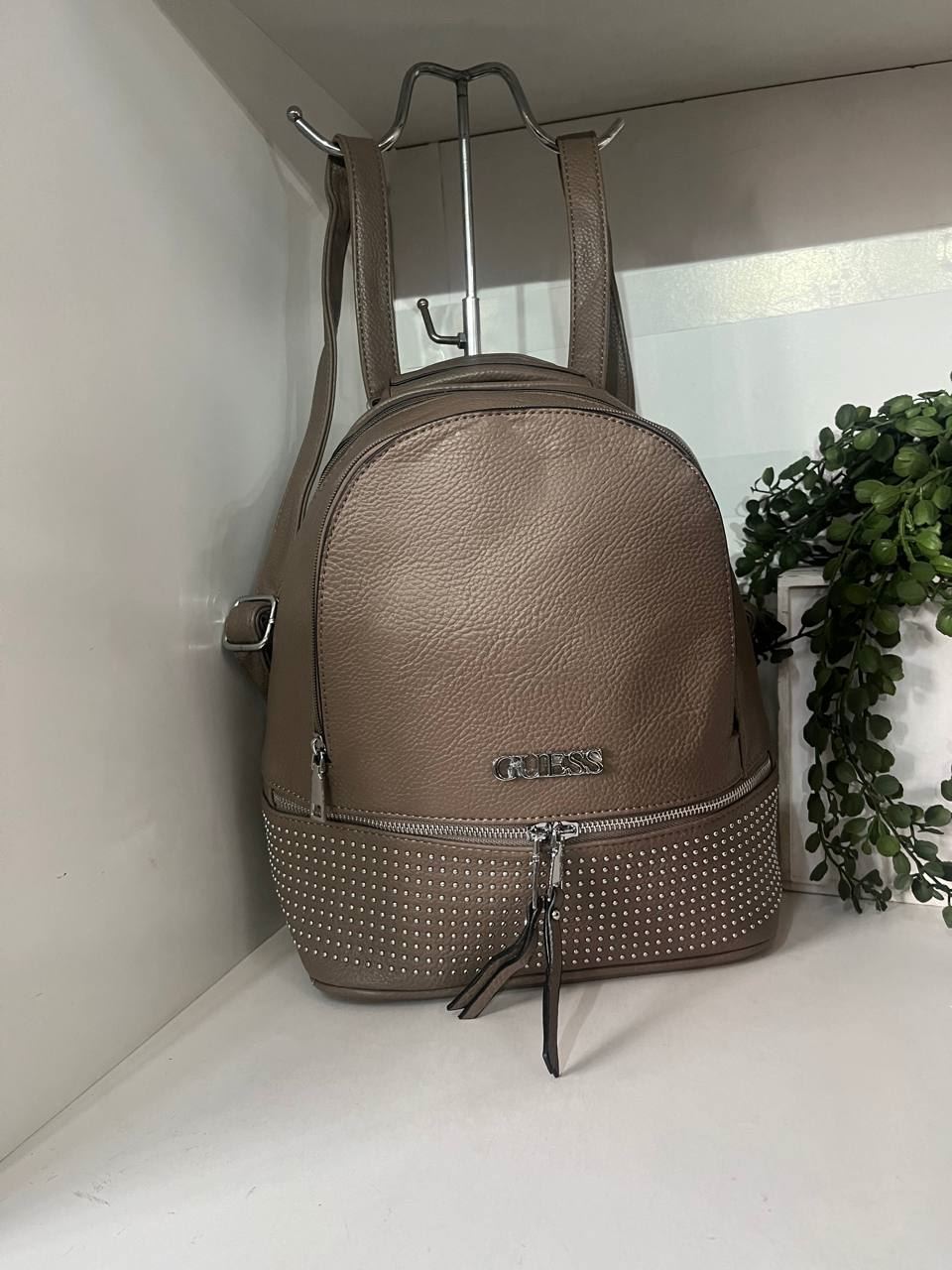 Mochila Guess con cremallera - Imagen 8