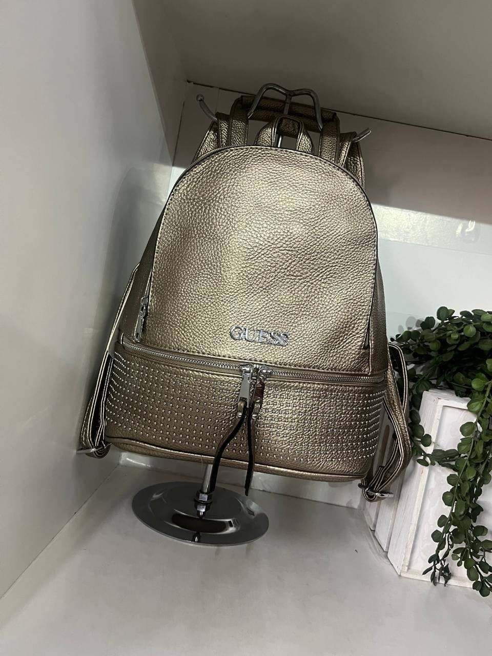 Mochila Guess con cremallera - Imagen 9