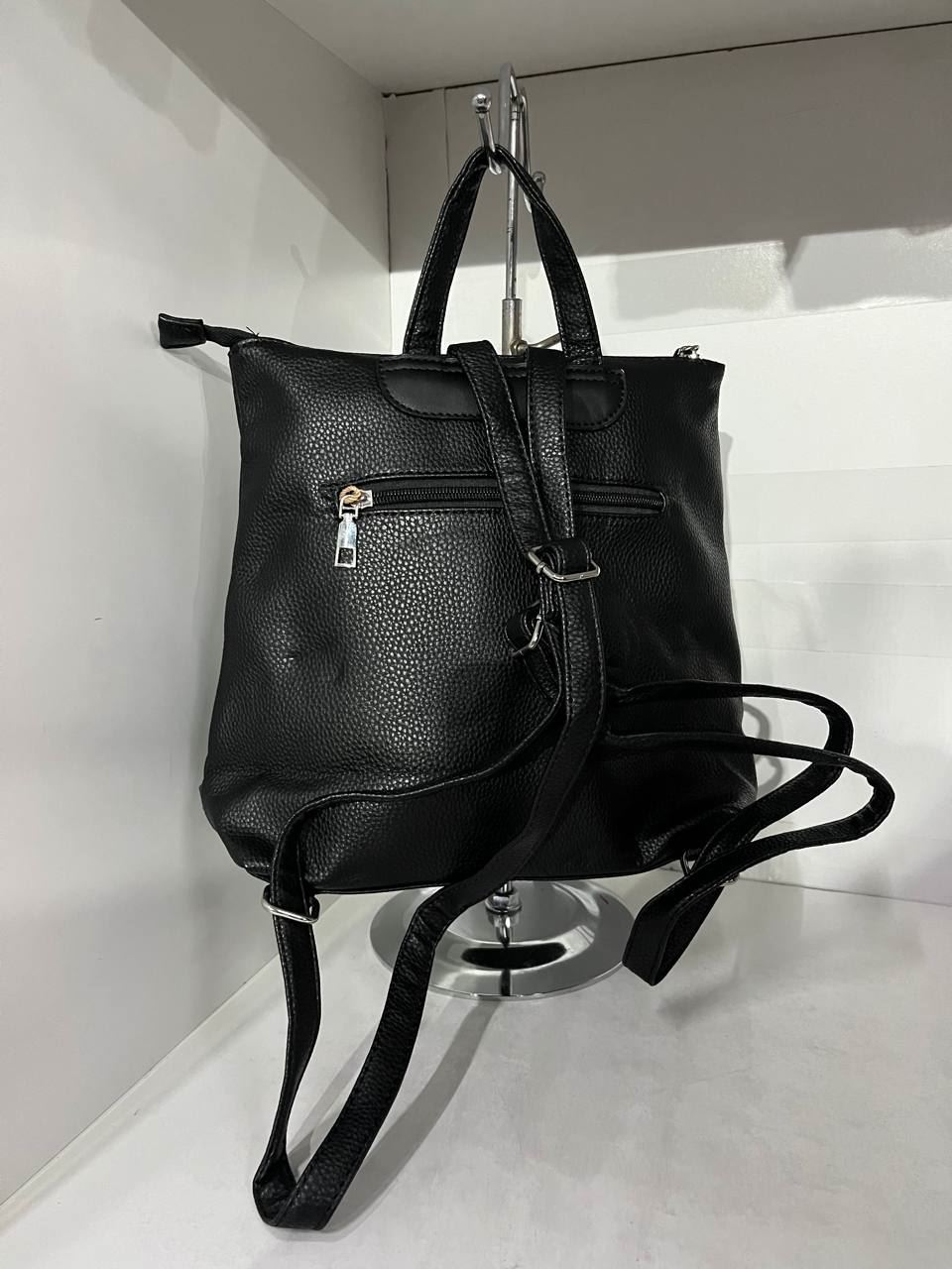 Mochila Guess cuadrada - Imagen 2