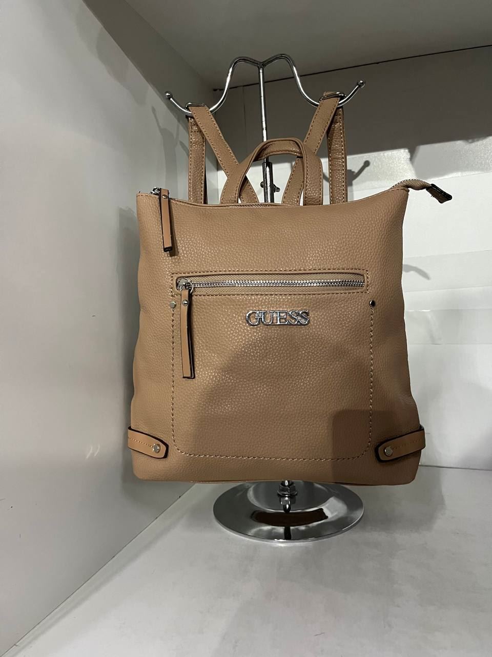 Mochila Guess cuadrada - Imagen 7