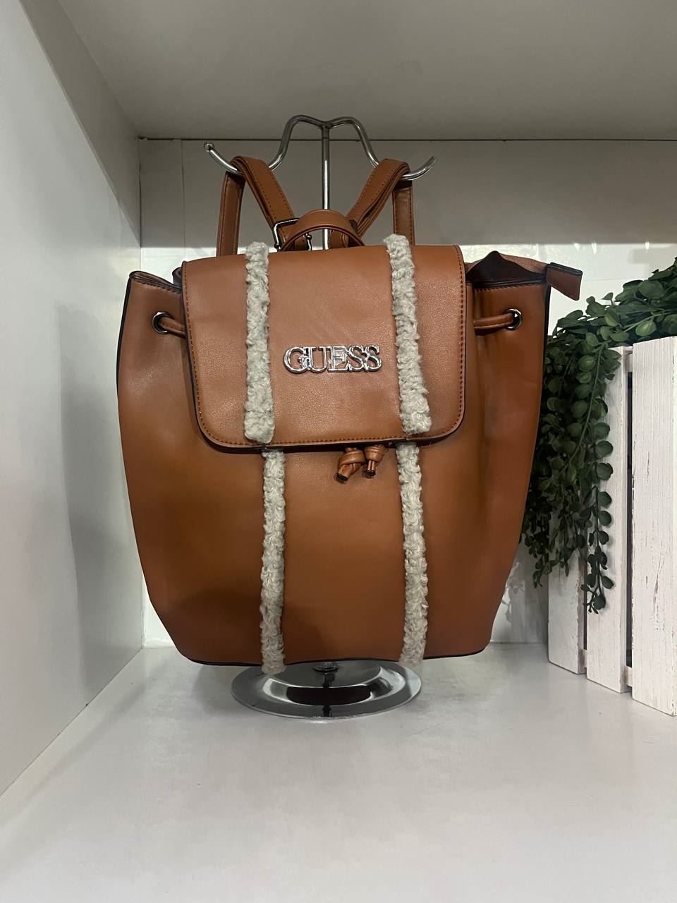Mochila Guess nueva temporada - Imagen 2
