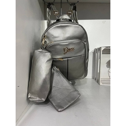 Mochila Guess tres piezas - Imagen 1