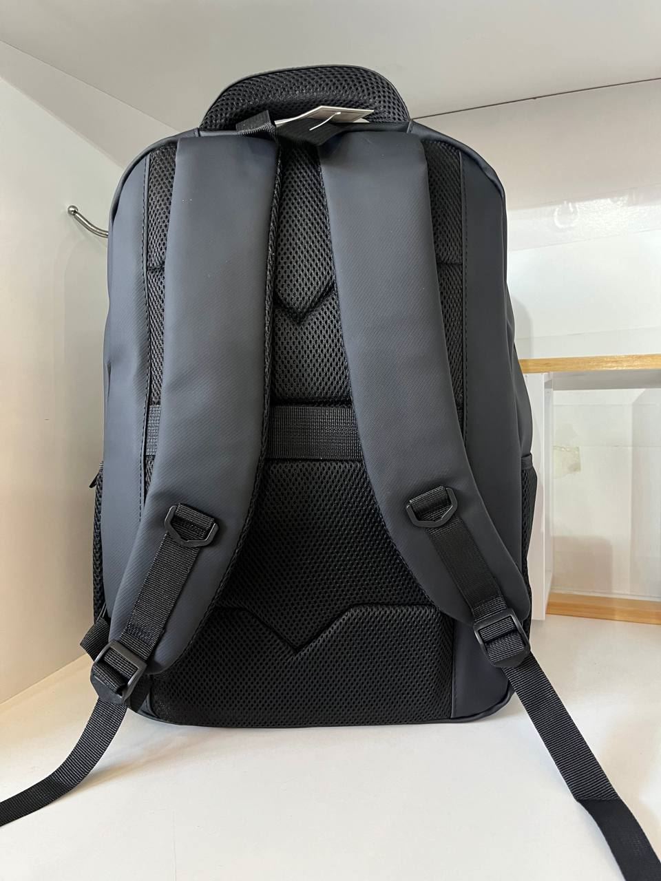 Mochila Lacoste amplia - Imagen 4