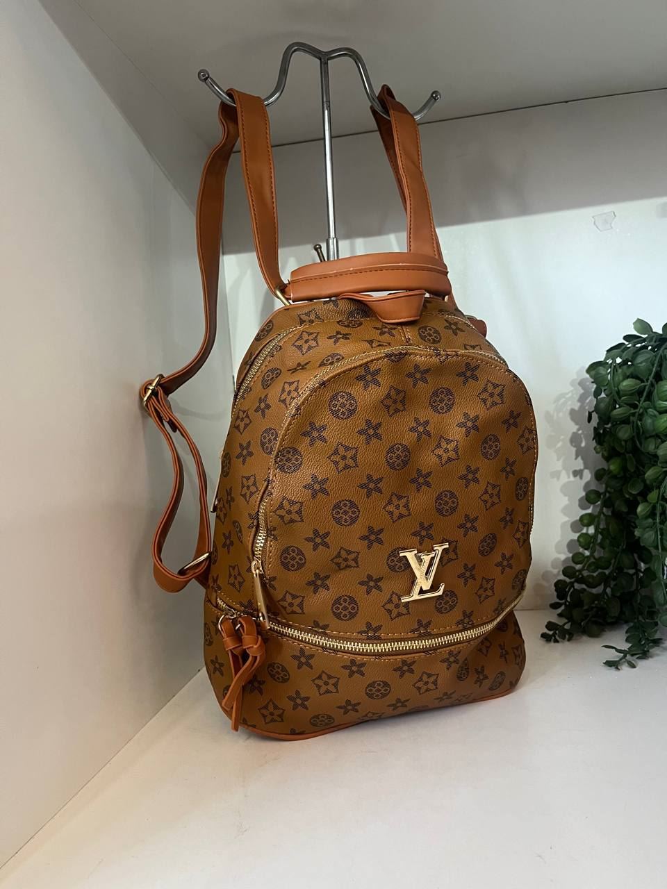 Mochila Louis Vuitton - Imagen 3