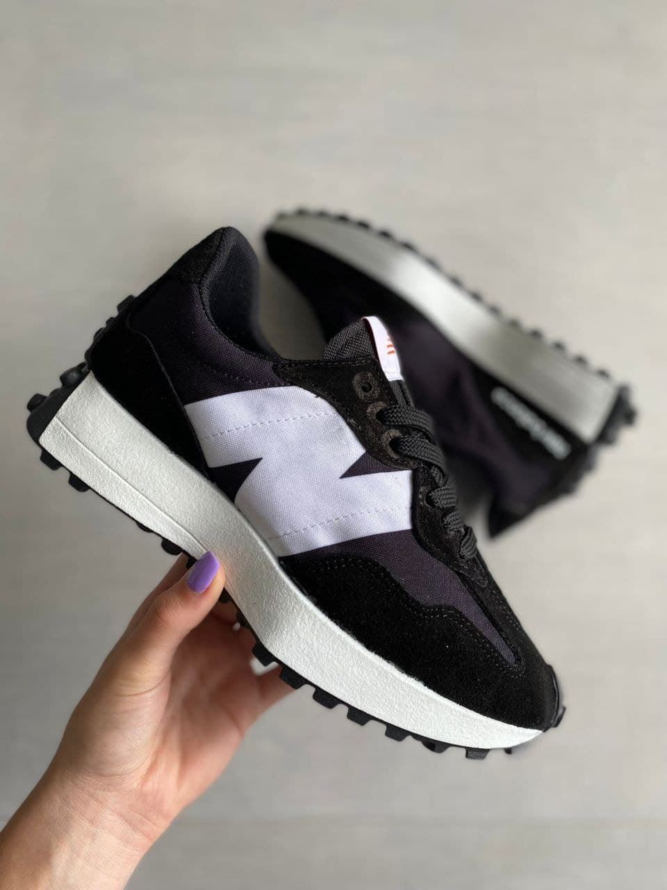 New Balance 327 - Imagen 1
