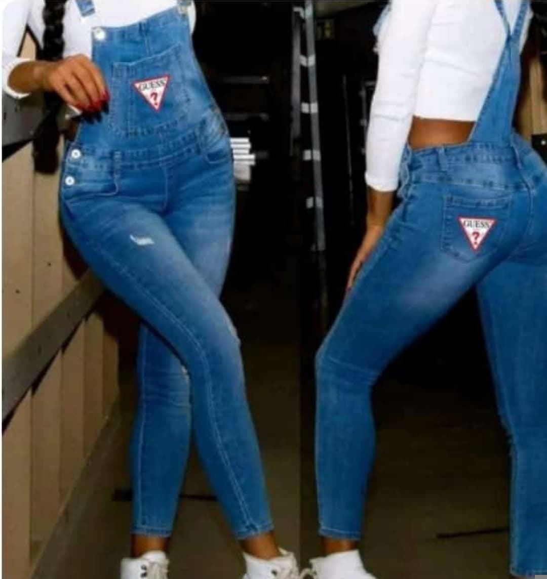 Pantalón vaquero peto Guess - Imagen 1