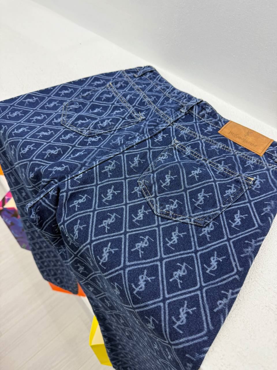 Pantalón vaquero Yves Saint Laurent - Imagen 2