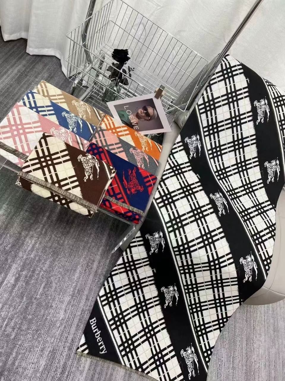 Pañuelo Burberry - Imagen 1